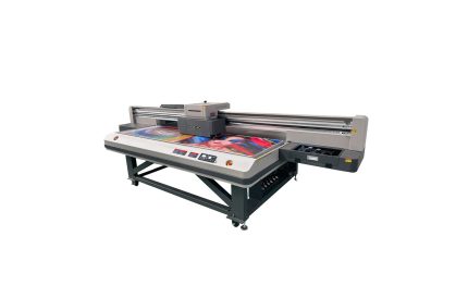 OMAJIC UV2513Pro 8x4 feet flatbed UV printer with 4 i3200-U1 heads