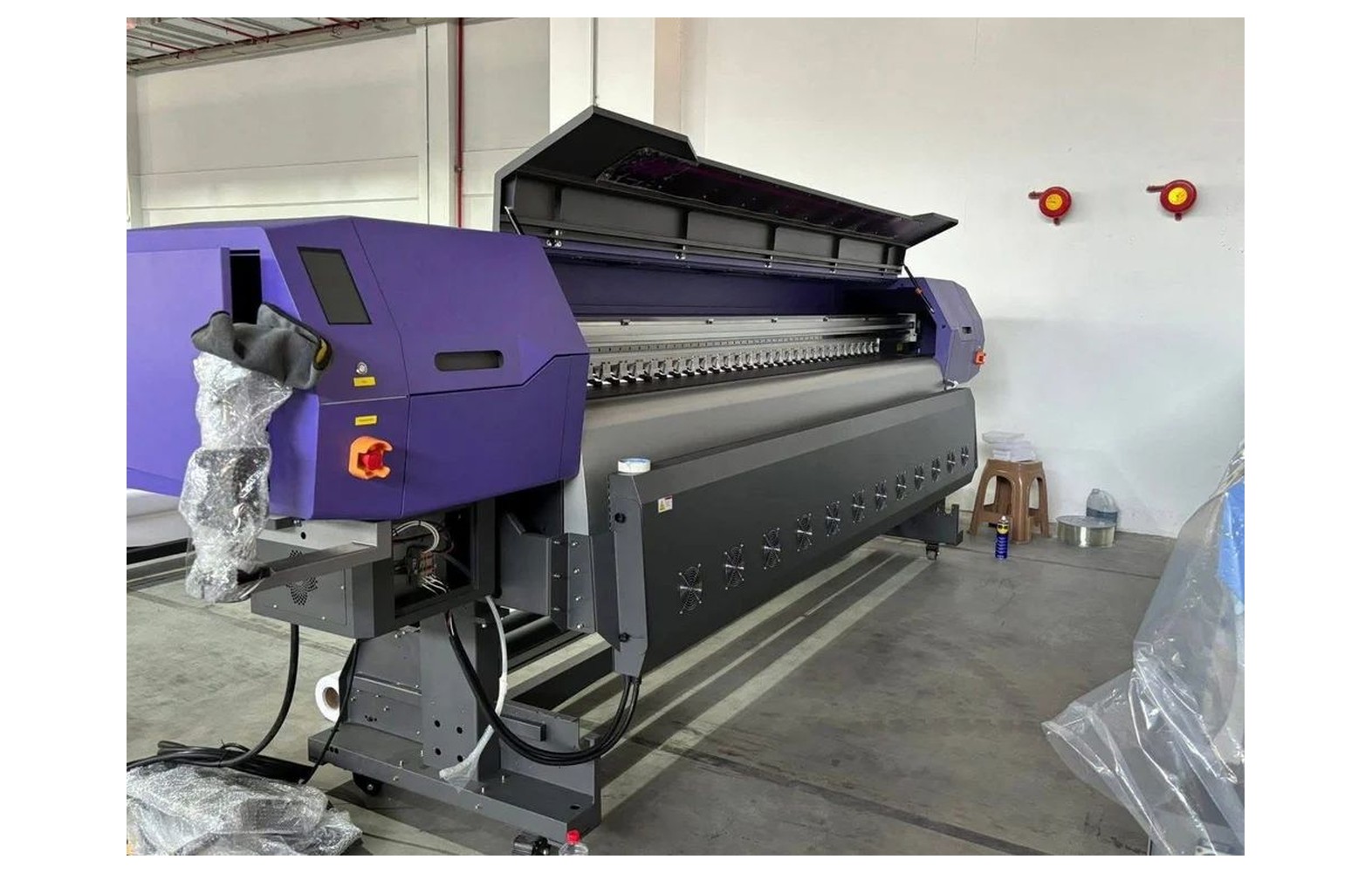 SPT T8 PRO 512i flex printing machine with 4 Konica 512i heads SPT T8 PRO 512i flex printing machine with 4 Konica 512i heads